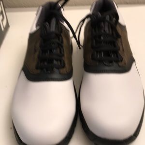 Men’s golf shoes